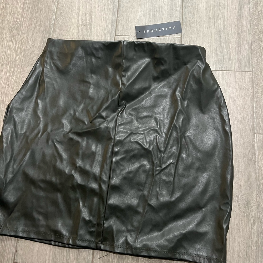 Pull on faux leather skirt